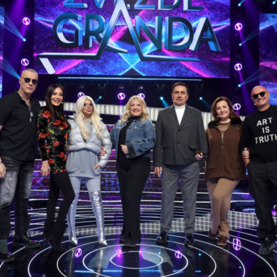 Zvezde Granda večeras na TV Prva: Kubanac peva žiriju na uvce, Dara Bubamara ga grli FOTO