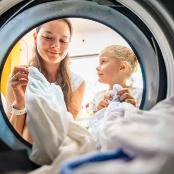 Jedna greška može upropastiti odeću: Naučite da koristite izbeljivač za veš