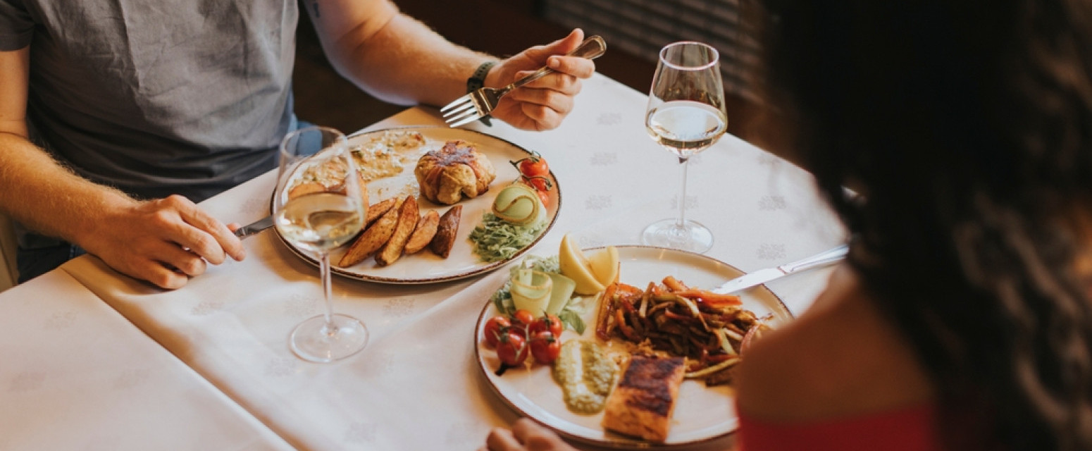 Koliko košta večera za dvoje u Evropi? Najjeftinije i najskuplje zemlje, evo gde je Srbija