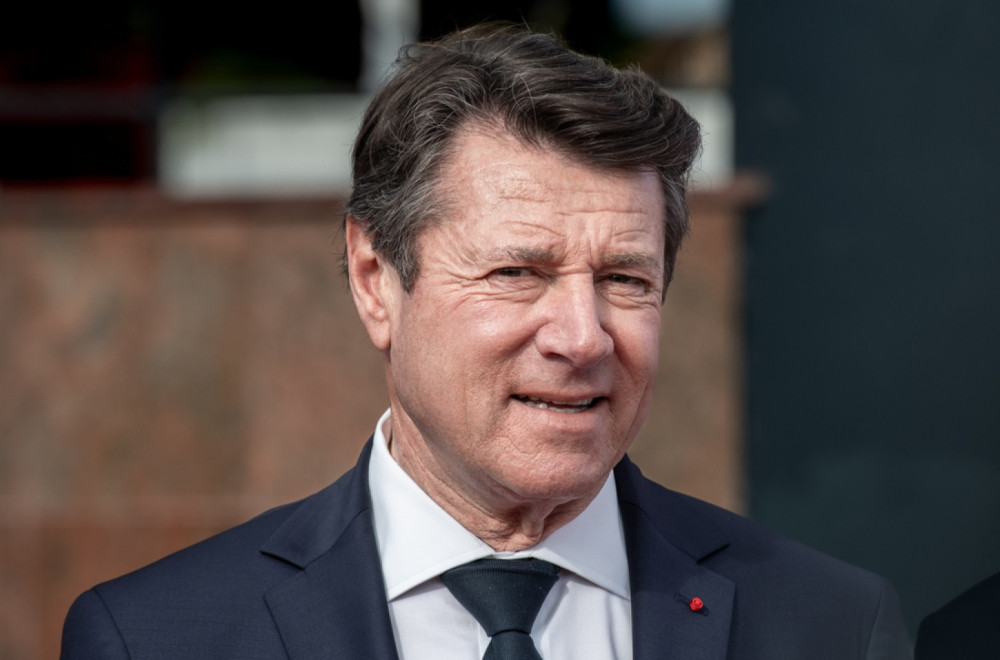 Svinjska glava sa Davidovom zvezdom okačena na kapiji kuće gradonačelnika Nice