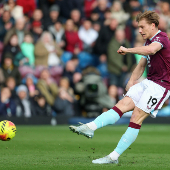 Po sedam golova u Liverpulu i Barnliju – "davljenik" umalo preokrenuo 0:3, pa izgubio! VIDEO