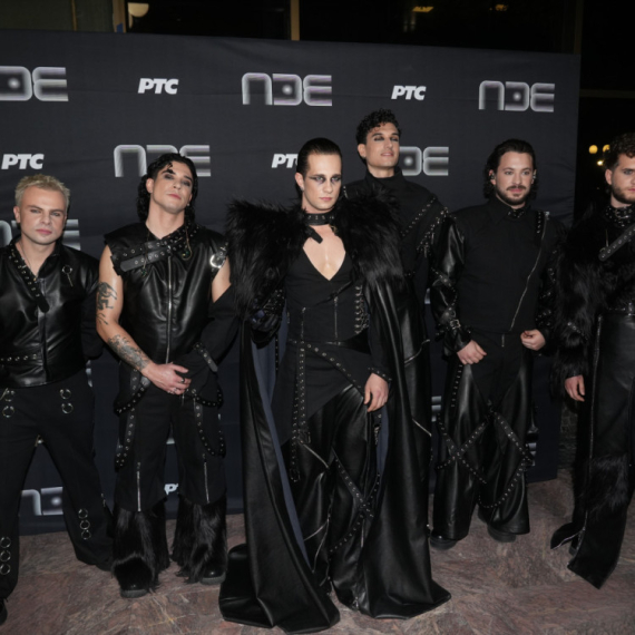 Adrenalin na sceni: Takmičare "drma" trema; Neki sigurni u pobedu  FOTO/VIDEO