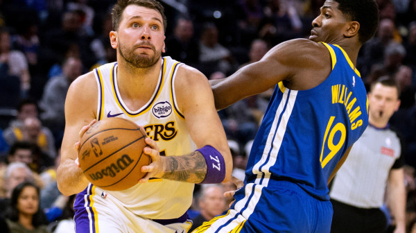 Dončić i Lebron srušili Golden Stejt Voriorse VIDEO