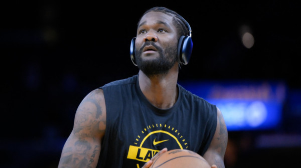 Šek kritikovao Ejtona: "Ako ćutiš i radiš svoj posao, neće biti problema"