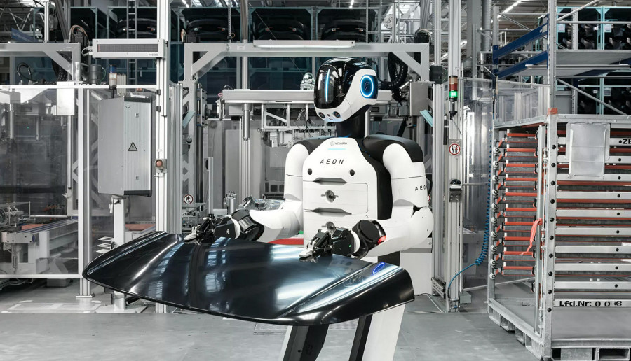 BMW uvodi humanoidne robote: Rade bez pauze i pomažu u izradi automobila VIDEO