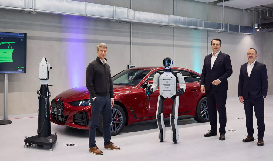 BMW uvodi humanoidne robote: Rade bez pauze i pomažu u izradi automobila VIDEO