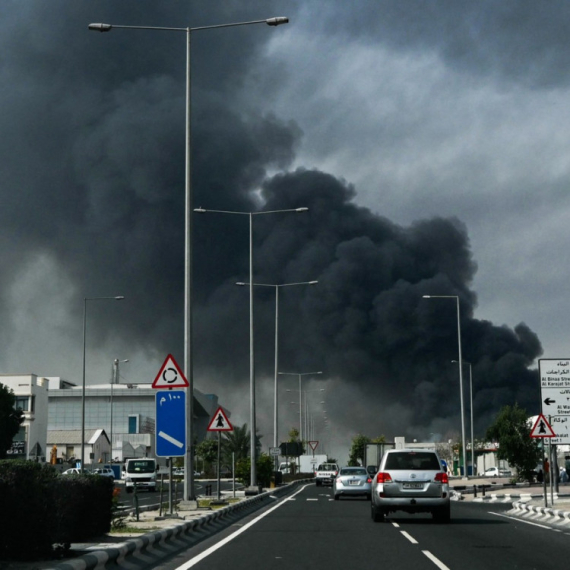 Nove eksplozije u Dohi, na udaru i Bahrein: Gust dim širi se Dubaijem FOTO/VIDEO