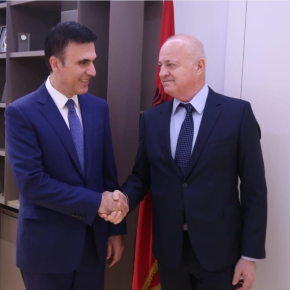 Ima neka tajna veza: Nenadić "progledao" u Albaniji i čim se vratio naredio da se optužuje za generalštab