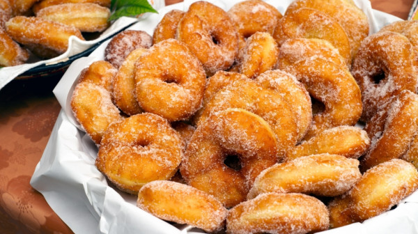 Šupljikave, mekane i ne upijaju ulje – napravite savršene krofne uz ovaj sastojak