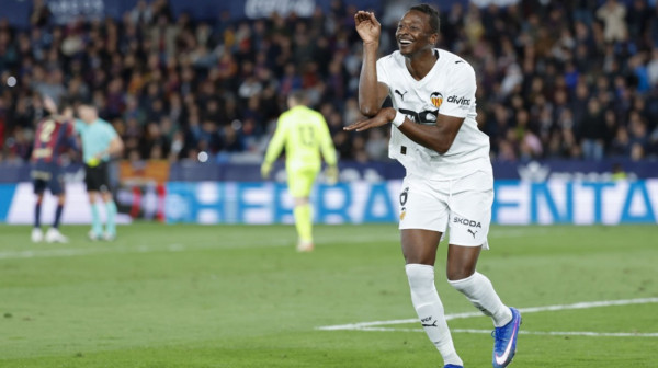 Sadik spakovao penal – Valensija sve bliža opstanku