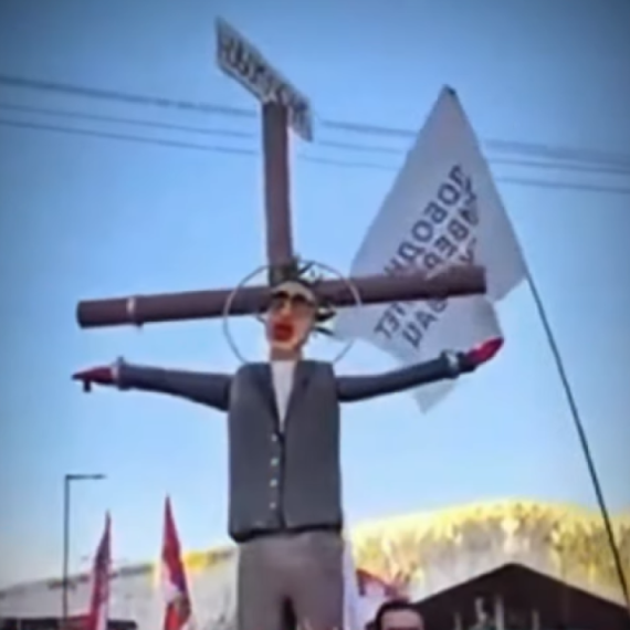 Vučević o sramnom transparentu na blokaderskom skupu u Nišu: "Monstrumi, jedini cilj im je kako ubiti Vučića"