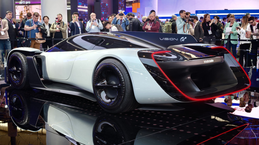 Automobil iz igrice pred našim očima: Xiaomi Vision Gran Turismo prikazan u Barseloni FOTO