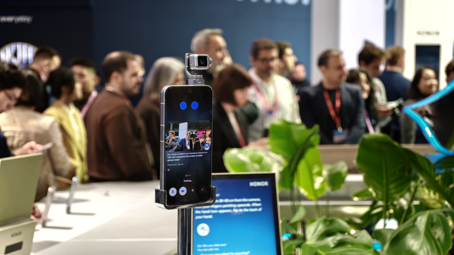 Robot telefon? Može! FOTO