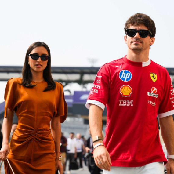 Ferarijev princ se oženio: Intimno venčanje obeležila "luda vožnja" VIDEO