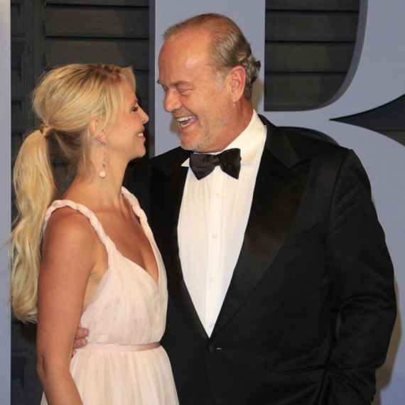 Zbog lepe stjuardese je ostavio treću suprugu – sad slavi ljubav i uživa sa osmoro dece FOTO