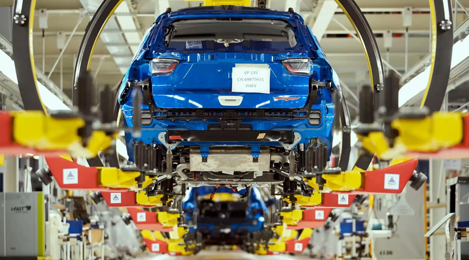 Ni oni ne znaju šta će s njima: U Kini svaki dan po 4 nova automobila
