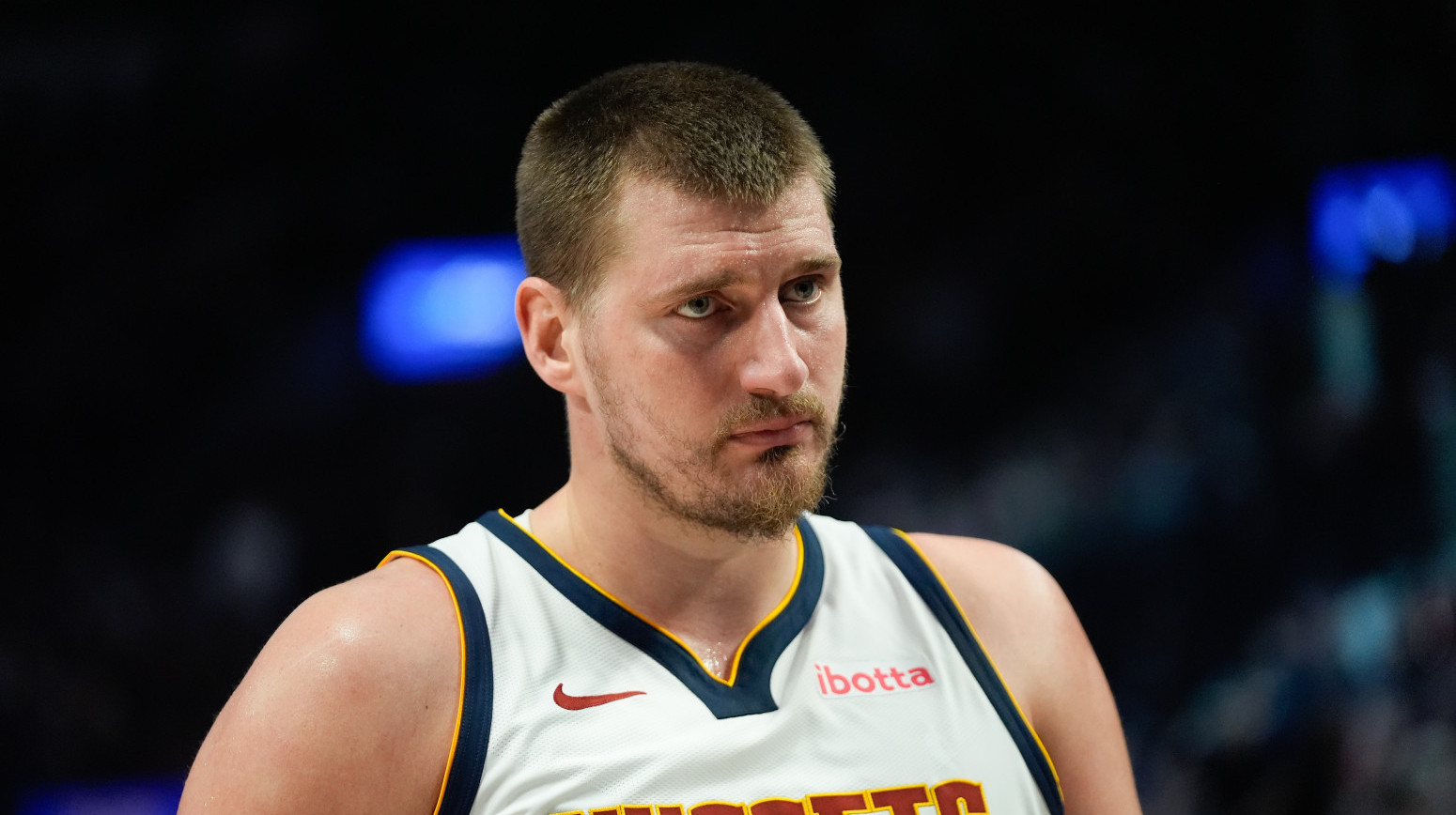 Jokić na udaru: "Besramno!"; "Opet sa svojim forama"; "Kao da je snajperista u hali" VIDEO