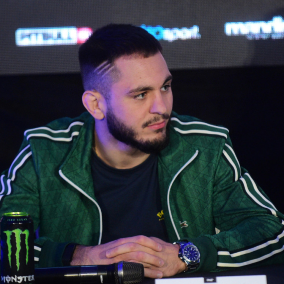 MMA borac udario packe jadima od milogoraca: Ja ću uvek nositi srpsku trobojku, a vašu nema ko