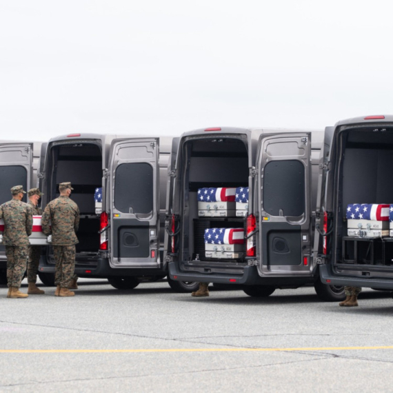 Pokolj Amerikanaca; "USS Abraham Linkoln" pobegao? Predsednička palata Irana sravnjena sa zemljom FOTO/VIDEO