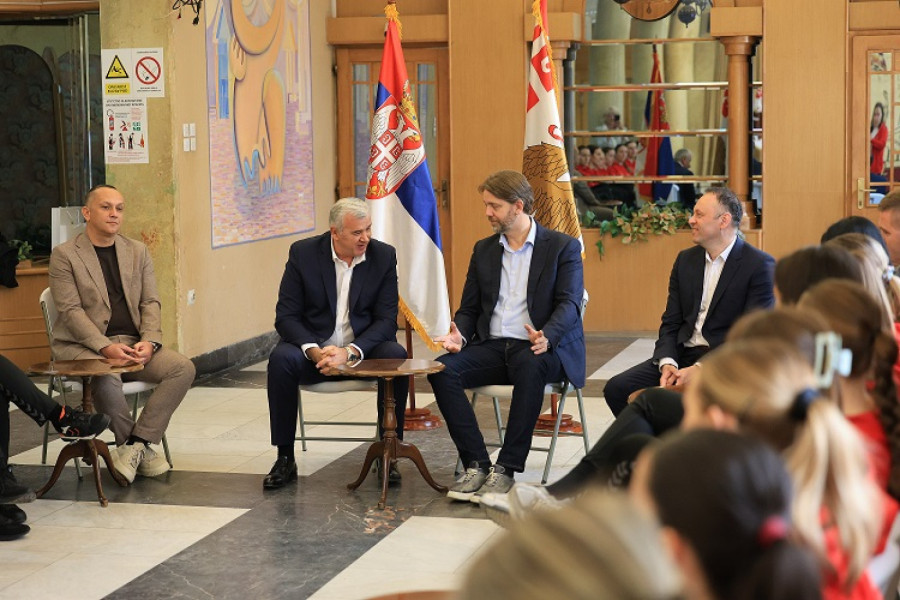 Rukometašice Srbije na prijemu kod gradonačelnika Kragujevca