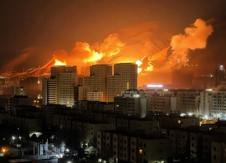 Potpuni kolaps Amerike; Politico: Spremite se za rat do septembra