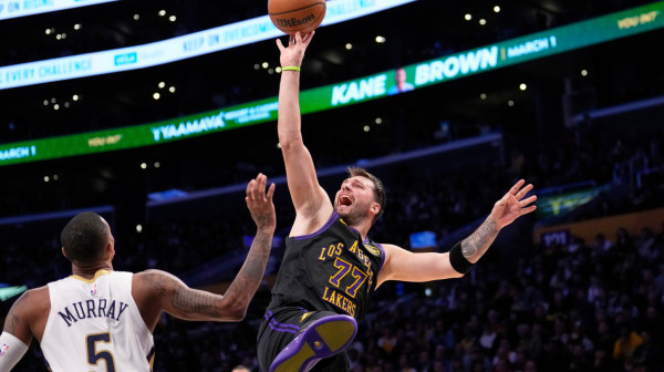 Dončić i Lebron srušili Pelikanse – spremni za duel sa Jokićem VIDEO