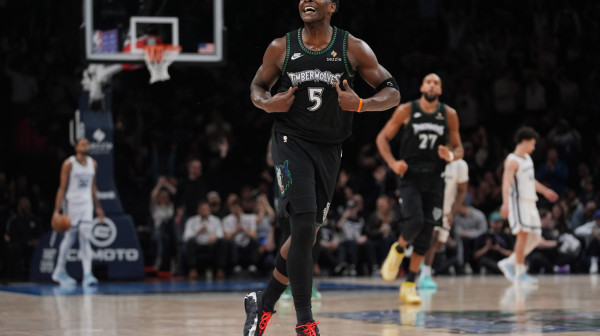 Edvards ubacio 41 poen u pobedi Minesote – Sparsi na +40 protiv Filadelfije VIDEO