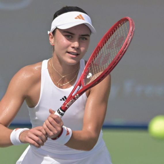 Neka vas gledaju kao što Iva gleda Novaka VIDEO