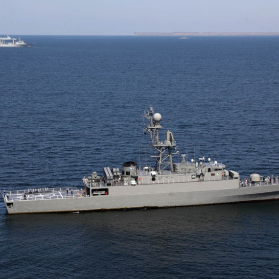 Potonuo pogođeni iranski ratni brod; Preko 100 mornara nestalo