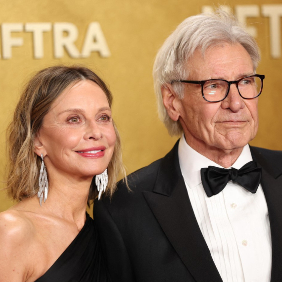 U braku su 15 godina, a Harison Ford ima važno pravilo – i zato je savršen muž FOTO