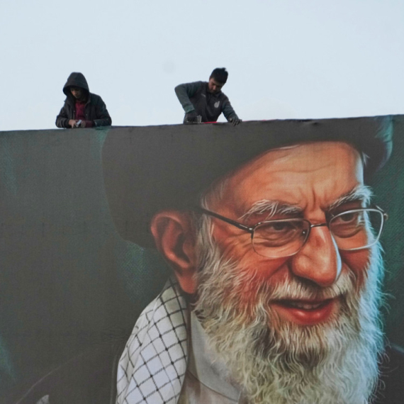 Teheran: Odlaže se oproštaj od Hamneija; Odziv građana "bez presedana"