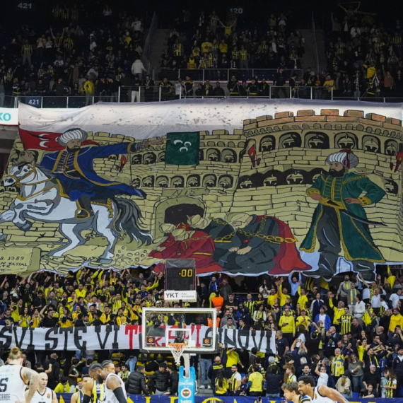 Evroliga kaznila Fenerbahče zbog vređanja Srba FOTO