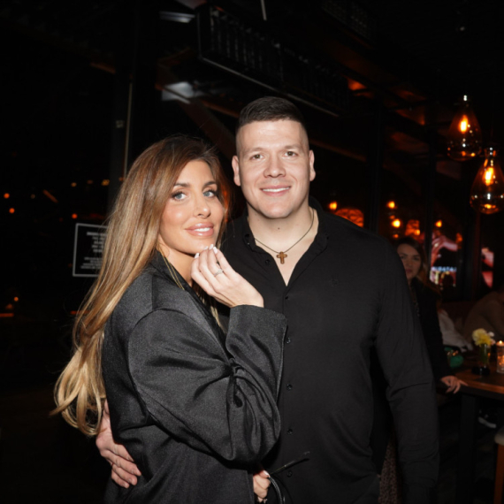 Za karte dali više od 10.000 evra: Pevač se sa porodicom vratio u Srbiju posle drame zbog otkazanih letova