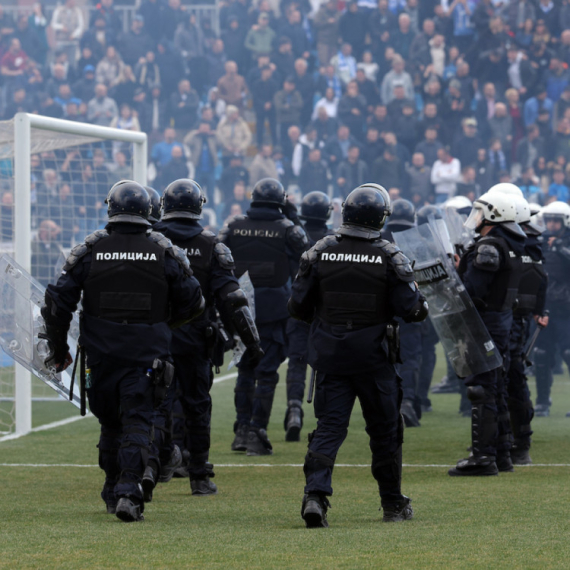 "Delije" napravile haos u Novom Pazaru – u prvom minutu! FOTO