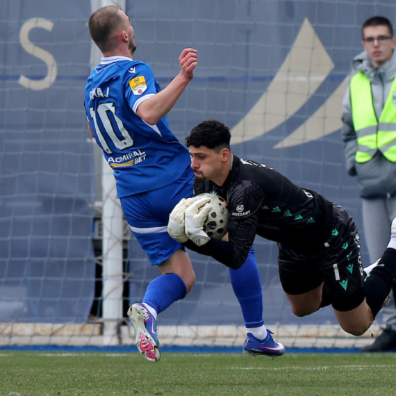 Užasne scene u Pazaru – Mateus dobio udarac u glavu, odmah zamenjen!