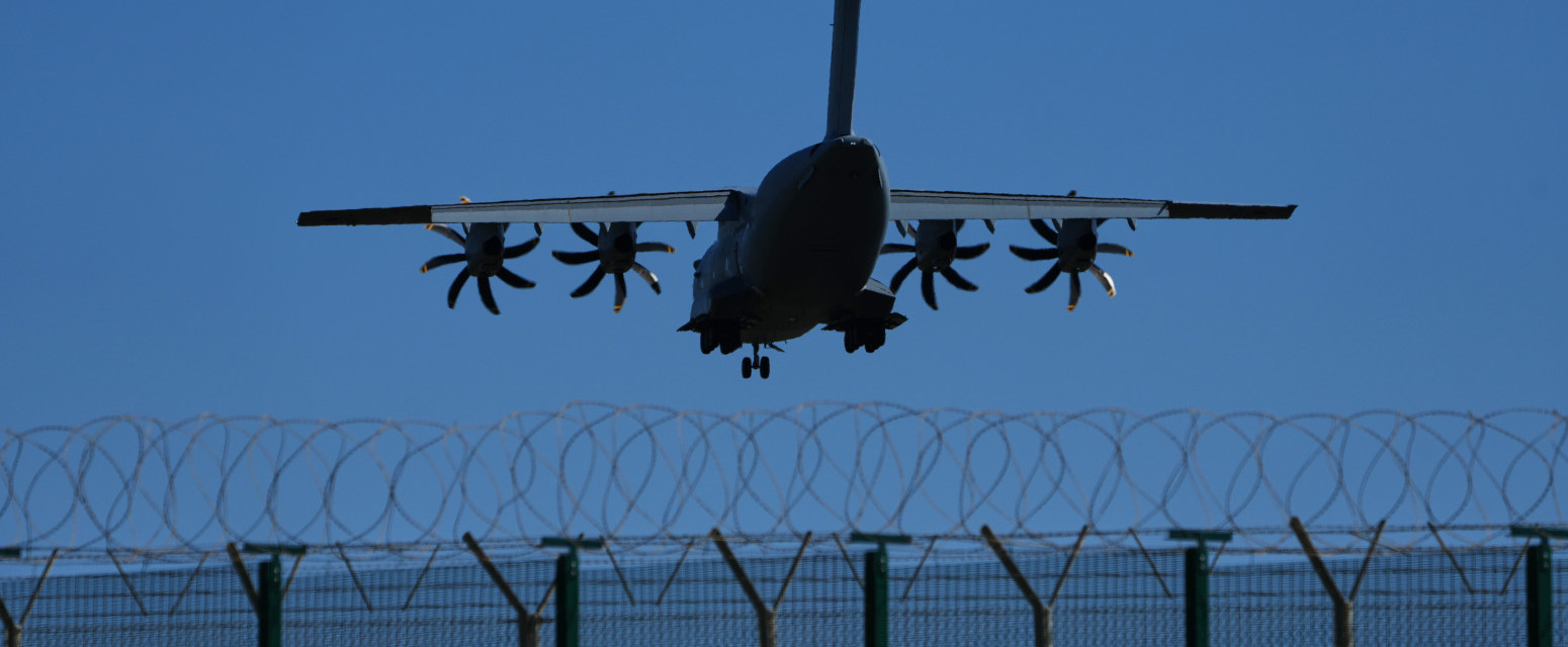 Šta će biti sa letovanjima? Turisti iz Srbije zabrinuti zbog rata, evo šta se trenutno dešava ANKETA