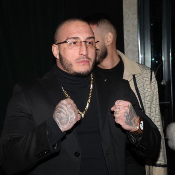 Neviđen skandal: Srpski muzičar u nacističkoj nošnji navukao gnev FOTO