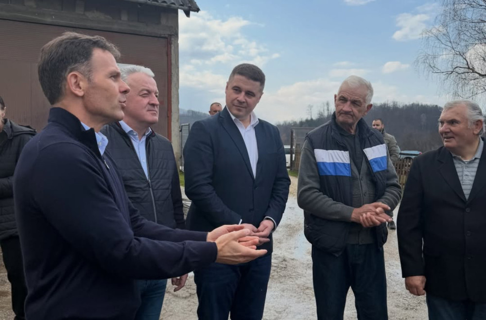 Mali posetio domaćinstvo Broćić: Srpskom seljaku potrebne su njive i putevi FOTO