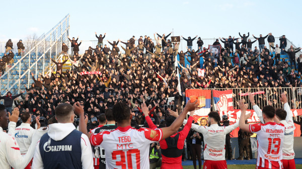 "Delije" prave haos u Novom Pazaru VIDEO