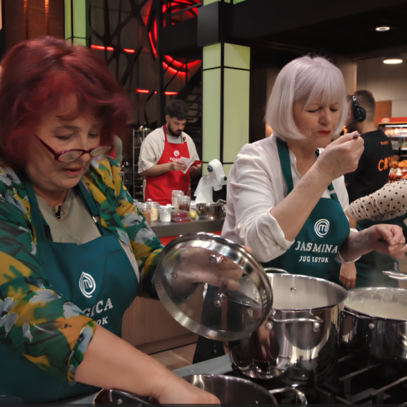 Stavila so umesto šećera, nastao haos u kuhinji: "Moj tim je blaga katastrofa" VIDEO