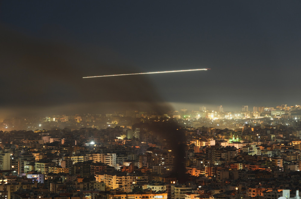 Iran pokrenuo novi masovni napad; Odjekuju sirene i eksplozije; SAD tvrde: Pogođeno više od 200 ciljeva VIDEO