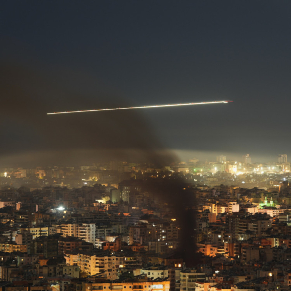 Iran pokrenuo novi masovni napad; Odjekuju sirene i eksplozije; SAD tvrde: Pogođeno više od 200 ciljeva VIDEO