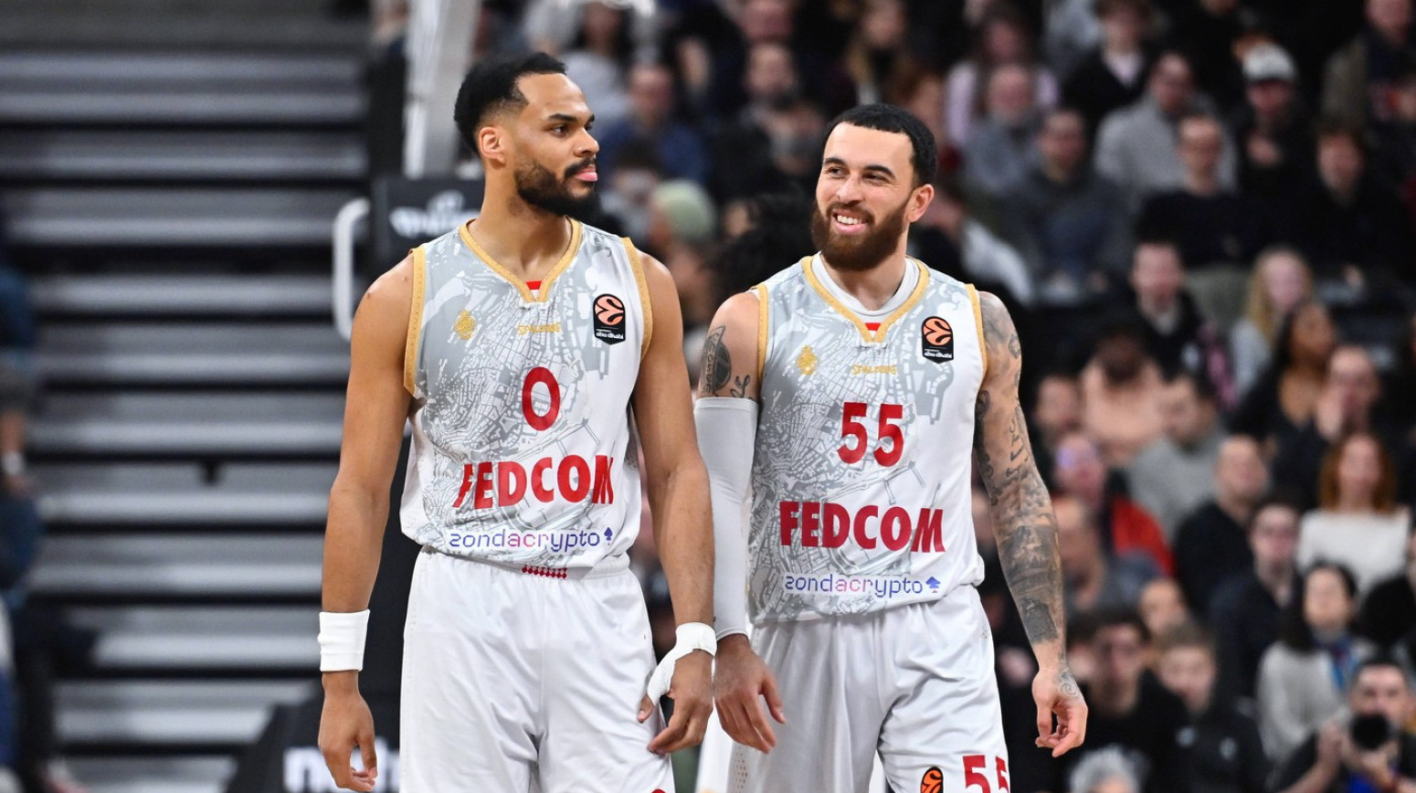 Haos u Monaku – Majkl Džejms nasrnuo na saigrača! VIDEO