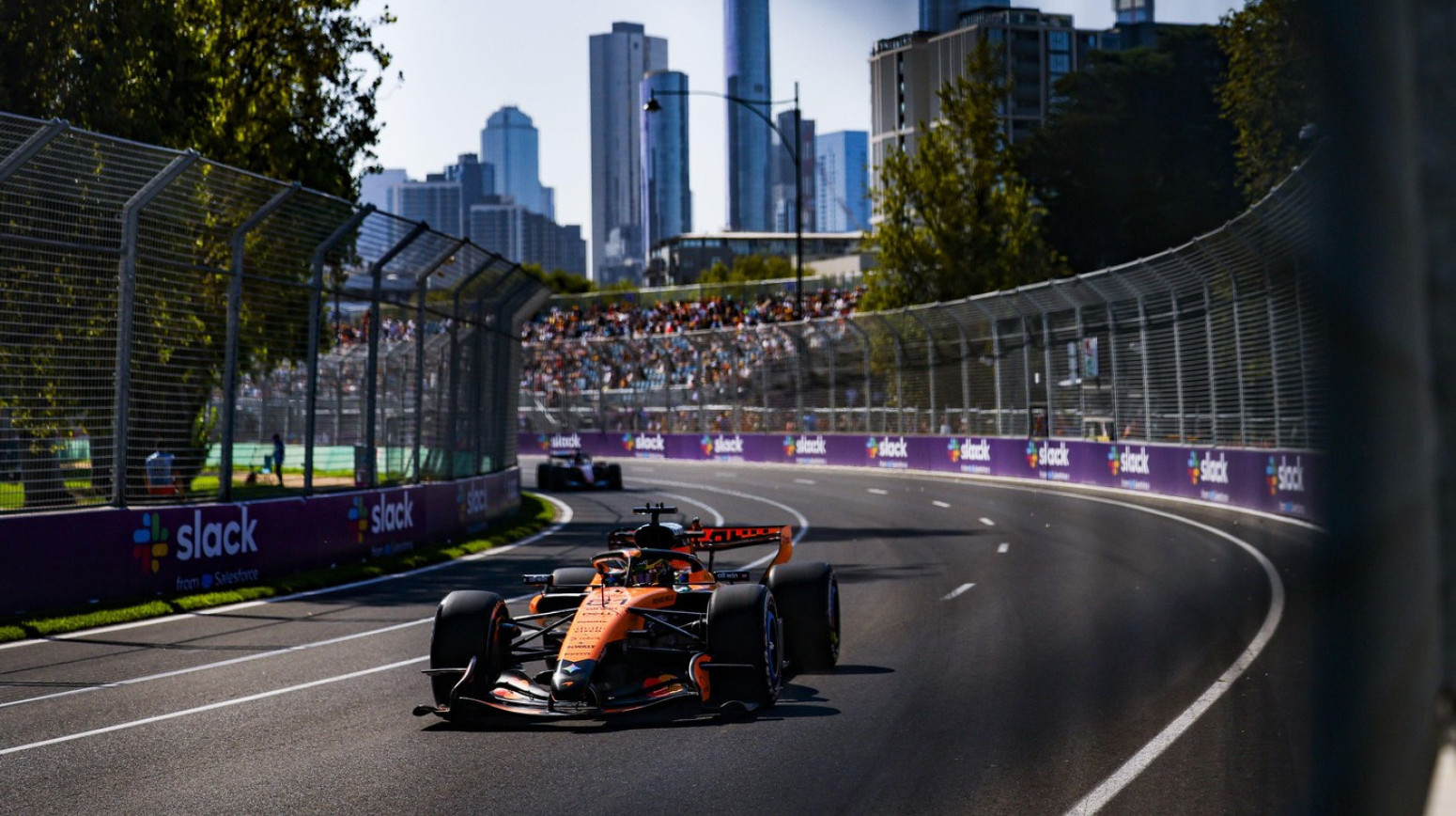 Pjastri najbrži prvog dana F1 sezone