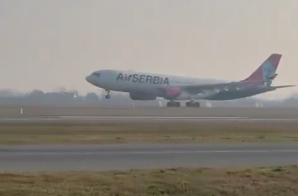 Novi let Er Srbije ka Dubaiju; Avion odleteo po državljane Srbije; Kapetan: "Uvek uz naše građane" VIDEO