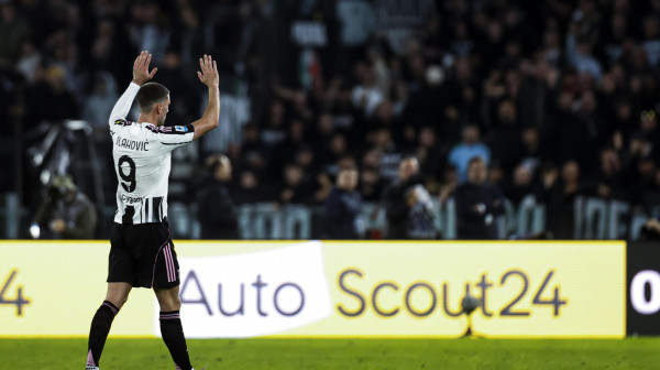 Vlahović sve dalje od Barse i sve bliže ostanku u Torinu