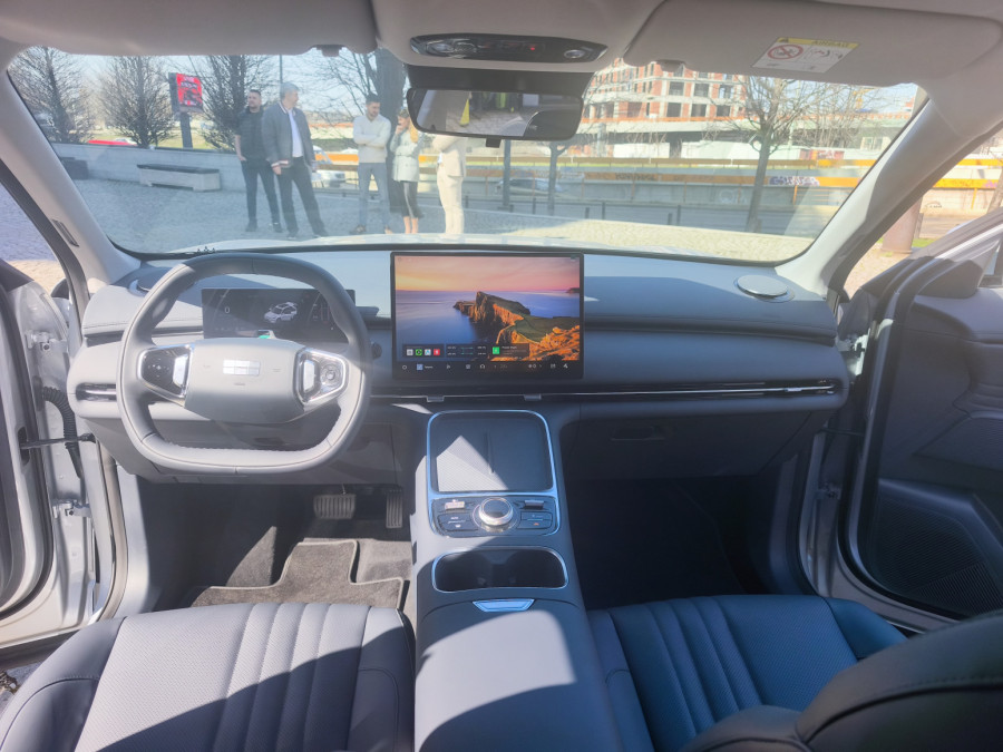 Novi plug-in hibrid na srpskom tržištu: Predstavljen Geely Starray EM-i FOTO