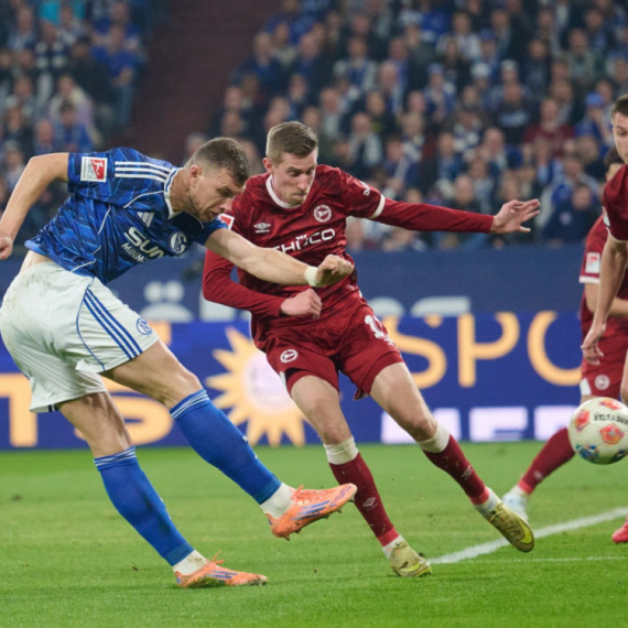 Džeko prkosi krštenici – peti gol u sedmoj utakmici VIDEO