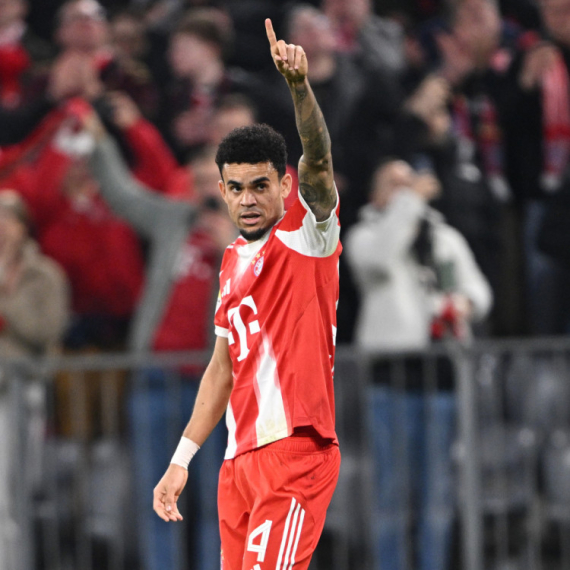 Bajern stavio šampanjac u kiblu