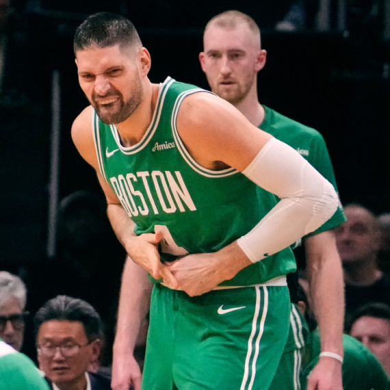 Nikola Vučević polomio prst